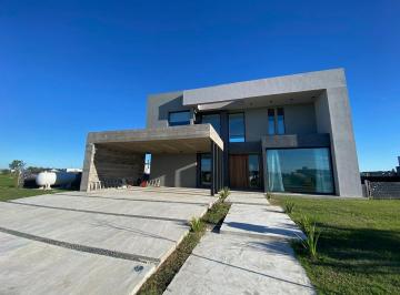 Casa · 238m² · 5 Ambientes · 4 Cocheras · Casa en Venta en Villalobos Pueblos del Plata