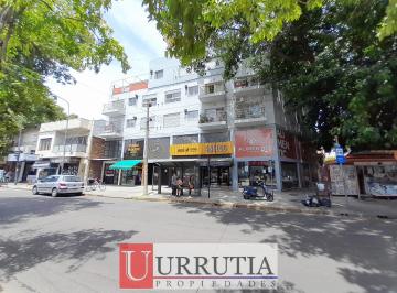 Departamento de 3 ambientes, Vicente López · Depto 3 Amb Al Frente con Balcon y Cochera. Inmejorable Ubicacion.
