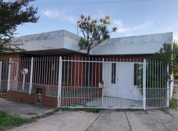 Casa · 100m² · 4 Ambientes · 1 Cochera · Venta Casa 4 Ambientes C/garage y Jardin Quilmes