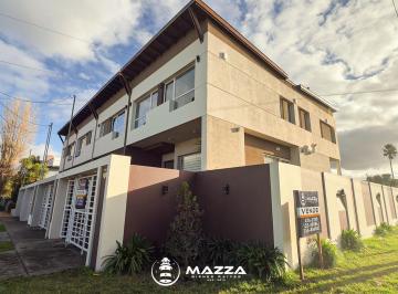 Casa · 180m² · 4 Ambientes · 2 Cocheras · Vendo Triplex - 4 Ambientes - Zona Constitución