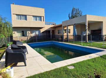 Casa · 168m² · 4 Ambientes · 1 Cochera · Casa en Venta 3 Dorm. Pileta Barrio El Molino Roldán