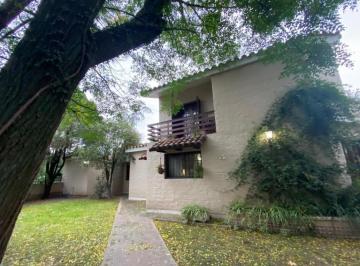Casa · 230m² · 3 Dormitorios · 2 Cocheras · Arguello Venta 3 Dorm.