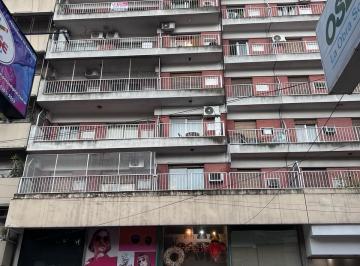Departamento de 3 ambientes, Lomas de Zamora · Departamento de 3 Amb con Bano Completo y Toilette con Balcon Al Frente