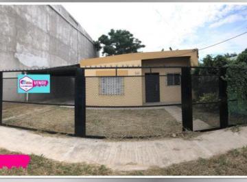 Casa · 80m² · 3 Ambientes · 2 Cocheras · Casa en Venta