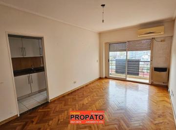 Departamento 48m² Alquiler  · Departamento de 2 Ambientes Al Contra - Frente con Balcón, Cocina Separada, Muy Luminoso!