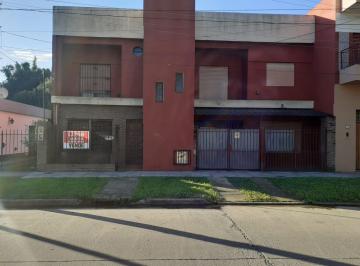 Casa de 6 ambientes, Florencio Varela · Casa en Venta Calle Almafuerte N° 50