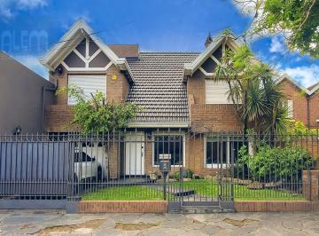 Casa · 242m² · 5 Ambientes · 2 Cocheras · Casa - Lomas de Zamora Oeste