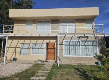 Casa · 230m² · 5 Ambientes · 2 Cocheras · Casa de 4 Dorm. en Punta del Este. Marly