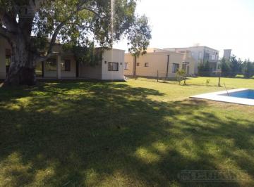 Casa · 145m² · 4 Ambientes · Casa en Venta con Renta San Sebastian a 1 Casa Mb