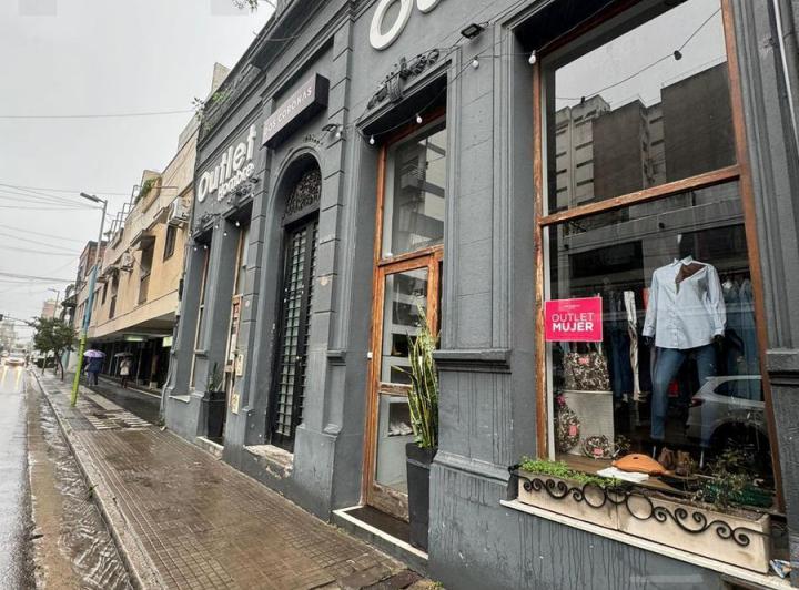 Local comercial · 206m²
