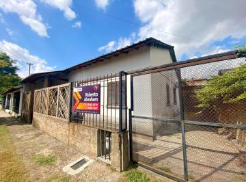 Casa · 80m² · 3 Dormitorios · 3 Cocheras · Venta Casa 4 Ambientes 396 m² Lanus Oeste