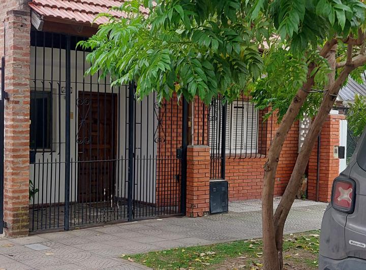 Casa · 80m² · 3 Ambientes · 1 Cochera