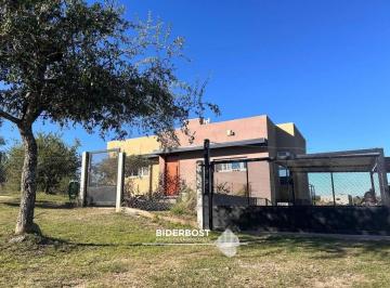 Casa · 106ha · 2 Ambientes · 2 Cocheras · Se Vende Casa en Estancia Vieja Carlos Paz