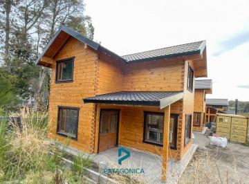 Casa · 75m² · 3 Ambientes · 1 Cochera · Venta Casa de 101 m², Sobre Terreno de 500 m², en 3 Cerros, Villa La Angostura