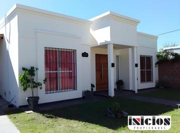Casa de 3 ambientes, Mar de Ajó · Casa Sola en Lote: Julio Campos Nº 654 - Mar de Ajó - C405