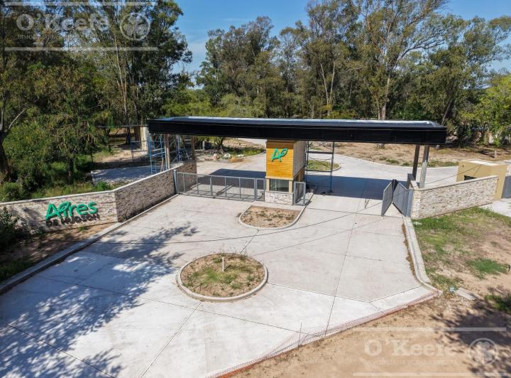 Terreno · 608m²