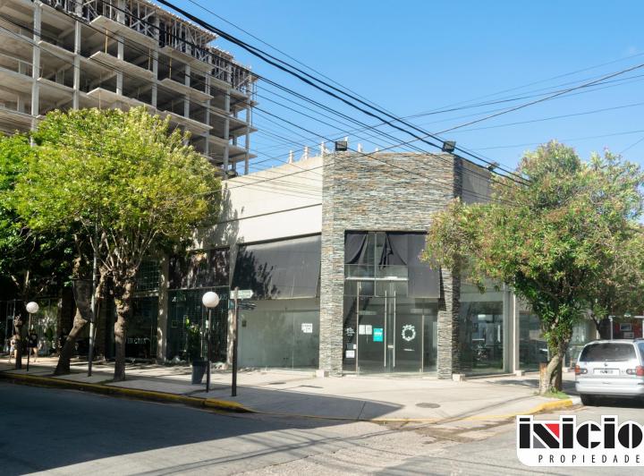 Local comercial · 455m²