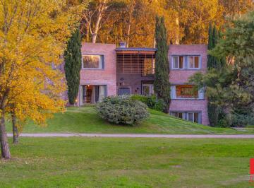 Casa · 230m² · 6 Dormitorios · Casa en Marayui