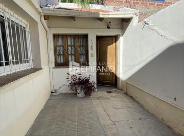 PH · 71m² · 4 Ambientes · 1 Cochera · Venta - PH en Zona Centro - España y Villegas - D044