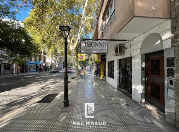 Local comercial · 440m² · 7 Ambientes · Locales y Departamento en Venta