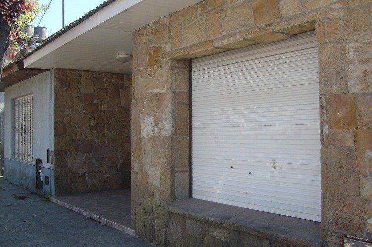 Casa 3 amb, 736m² en San Juan con 2 baños y cancha de paddel
