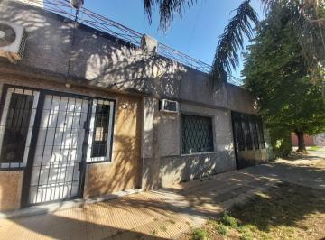 Casa · 106m² · 3 Ambientes · 1 Cochera · Casa en Ramos Mejia