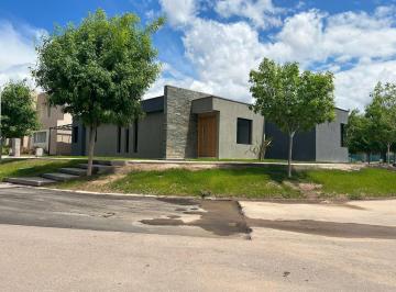 Casa · 195m² · 3 Ambientes · 2 Cocheras · Casa a Estrenar en Barrio Privado Olivos del Torreon