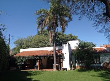 Casa · 630m² · 5 Ambientes · Casa en Locelso Al 6695 - Granja de Funes - Tres Dorm.