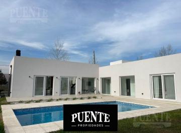 Casa · 150m² · 4 Ambientes · 2 Cocheras · Casa en Barrio Fincas de San Vicente Venta - Alquiler Temporal
