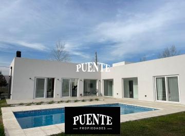 Casa · 150m² · 4 Ambientes · 2 Cocheras · Casa en Barrio Fincas de San Vicente Venta - Alquiler Temporal