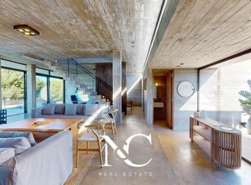 Casa · 368m² · 6 Ambientes · 1 Cochera · Casa en Venta en Costa Esmeralda Cancha de Golf