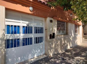 Casa · 128m² · 5 Ambientes · 2 Cocheras · Casa en Venta en San Vicente con Cochera Doble