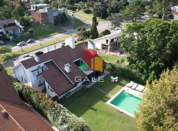Foto1 · Casa a La Venta en Playa Mansa Punta del Este, Gran Tamaño Ubicada en Zona Privilegiada.