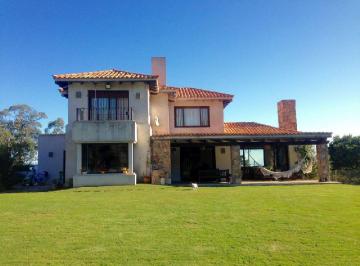 Casa · 1117m² · 5 Ambientes · 1 Cochera · Casa en La Barra