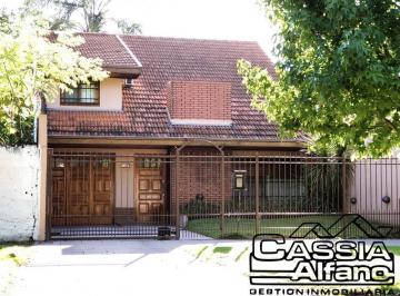 Casa · 270m² · 6 Ambientes · 3 Cocheras · Casa - Quilmes