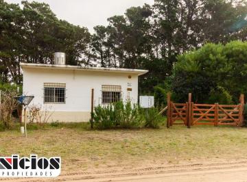 Casa de 3 ambientes, Nueva Atlantis · Casa con Quincho y Parque Único - C556