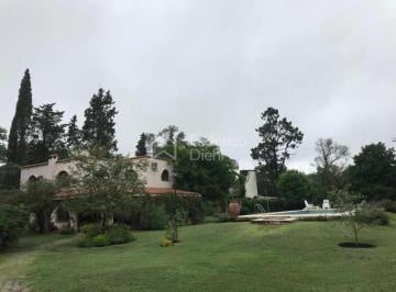 Casa · 400m² · 4 Ambientes · 4 Cocheras · Venta 5000 m² Sobre Eguía Zanon - Villa Warcalde