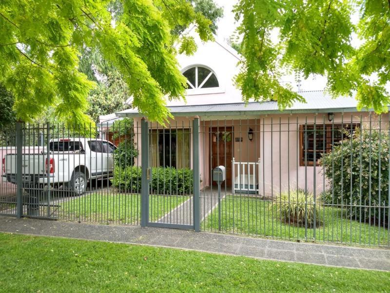 Chalet 4 amb, 230m² con cochera — Colinas de Peralta Ramos