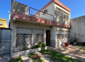 Casa · 228m² · 8 Ambientes · 2 Cocheras · Venta Casa y Apartamento en Buceo. Padrón Único 350 m