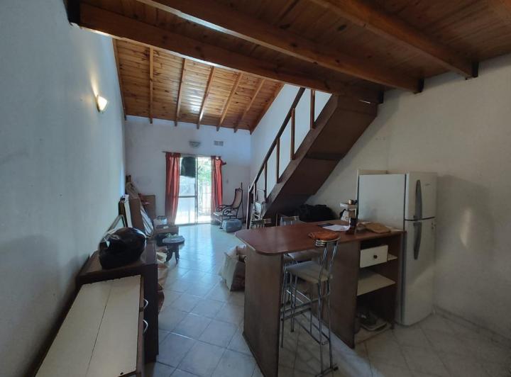 Alquiler Dpto. Tipo Duplex Sin Expensas en Versalles, Capital