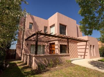 Casa · 190m² · 6 Ambientes · Lindísima y Funcional - Santa Barbara, Tigre, G. B. a. Zona Norte