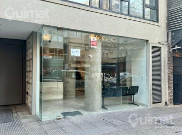 Local comercial · 215m² · 3 Ambientes · Excelente Local Comercial en Pleno Centro de Villa Urquiza