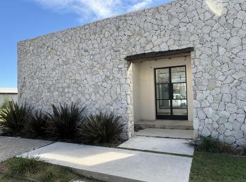 Casa · 223m² · 7 Ambientes · Casa en Venta en Barrio Santa Ana, Villa Nueva, Tigre, a La Laguna