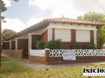 Casa de 3 ambientes, Mar de Ajó · Casa: Almirante Brown Esq. Diagonal Favaloro - El Silvio - C500