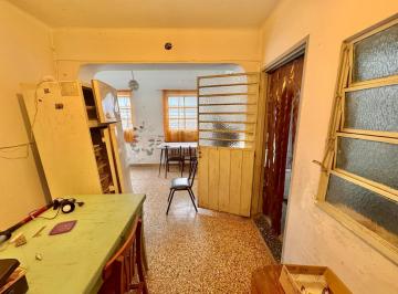 Casa · 195m² · 4 Ambientes · Casa en Venta Sobre Calle Trenque Lauquen, Liniers