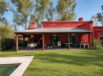 Casa · 140m² · 5 Ambientes · 2 Cocheras · Casa en Venta Amplio Parque - Fisherton - San Eduardo