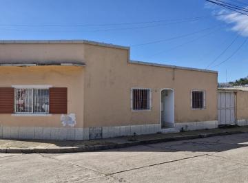 Casa · 140m² · 3 Ambientes · 1 Cochera · Casa y Depto en Venta, Bella Vista