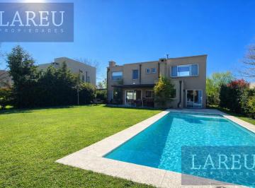 Casa · 200m² · 5 Ambientes · 2 Cocheras · Casa en Venta - Los Tacos, Pilar