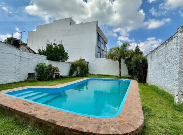 Casa · 190m² · 3 Ambientes · 2 Cocheras · Casa en Ituzaingó Centro - Alquiler Profesional y Comercial
