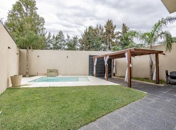 Casa · 150m² · 6 Ambientes · Casa 6 Amb con Piscina y 2 Cocheras - El Palomar